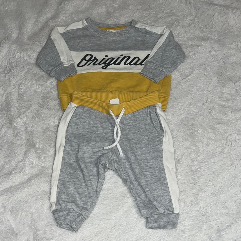 H&M matching sweat set 4-6 months